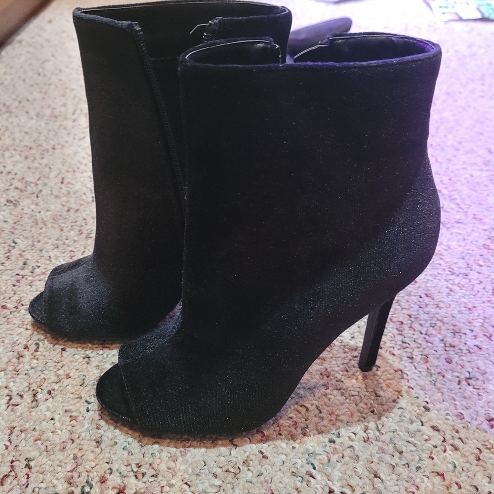 Velvet booties